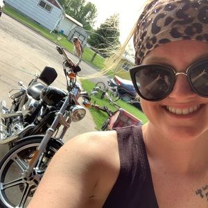 Meet your Posher, Crystal